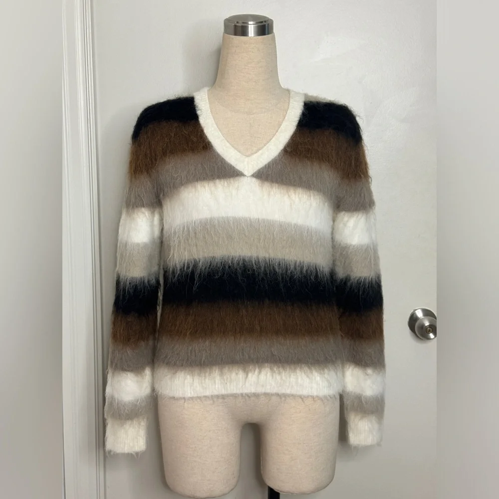 Brunello Cucinelli brown sweater - Picture 1 of 4